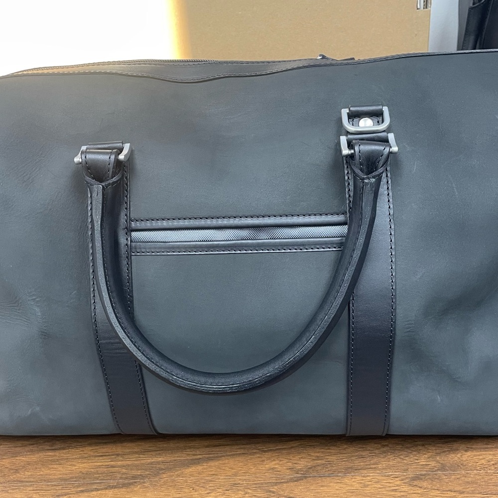 Classic Black Men's Duffel Bag with Reinforced Handles